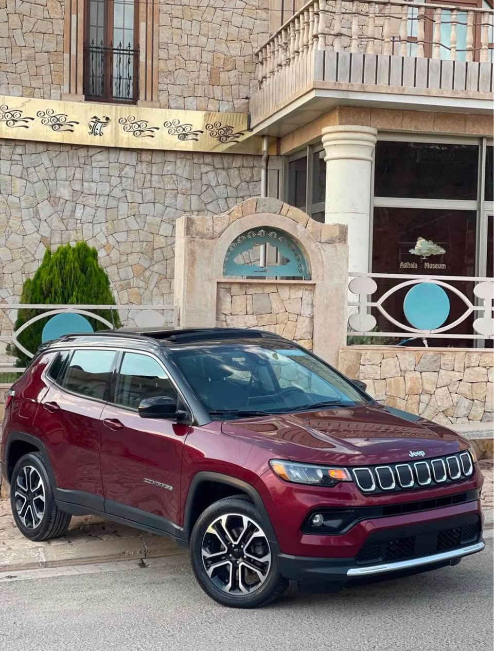 بِسْمِ اللَّهِ الرَّحْمَنِ الرَّحِيمِ
Jeep Compas Limited
2022
65 000km
ڕەقەم سلێمانیە 
تب:سەیارەکە بێ بۆیاخە بێ ئێڕباگە
بەس تەعدیلێکی کەمی هەیە
هی مەعرەز نیە و زۆر زۆر پاکە هەموشتێکی مەزبووت بێ کێشە

مواسەفات

کوشن هیتەر
کوشن کارەبا
سوکان هیتەر
تەبرید دوو زۆن
تەبرید مەرکەزی
Auto Start Stop
سوکان ڤۆلیۆم 
برێک بەسمە
بەسمە
دەرگا بەسمە
شەغال
راداری پێشەوە
راداری پشتەوە
ئاوێنە رادار
خەتی جادە
پانۆراما 
سەقف ڕەش بیلاد
دەبڵ ئەکسل و قفڵ ئەکسل
مۆدی بەفر و قوڕ و لم
وە زۆر مواسەفاتی تر سەیارەکە فول مواسەفاتە
سەیارەکە ڕەقەمە و هەموو شتێکی تازەیە

نرخ:١٥٥
***********
+9647501282008 أربيل, العراق
