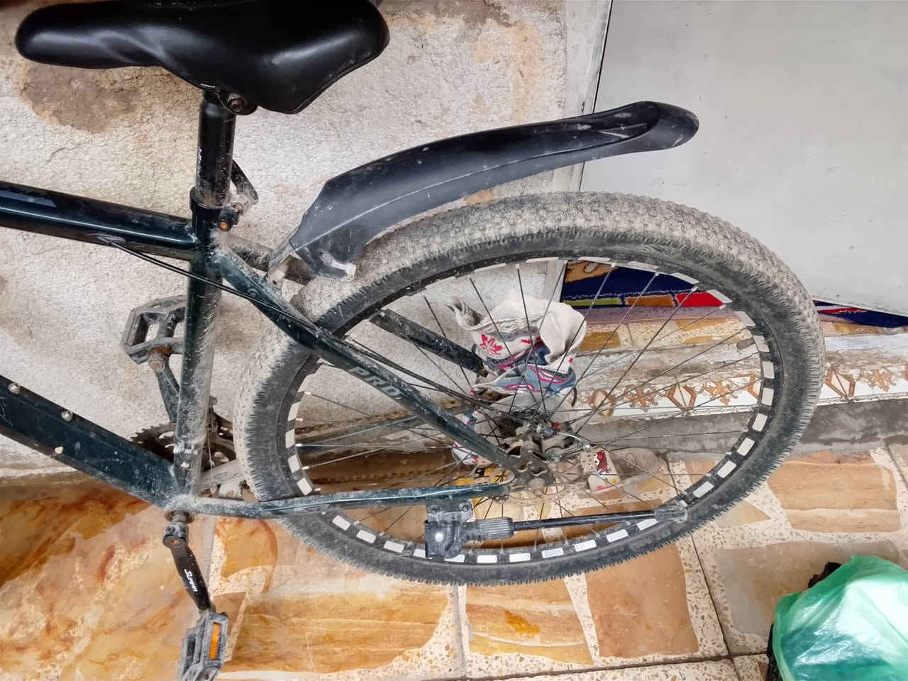 بايسكل للبيع ياباني جبلي مشتل 100
*********** في مجال
