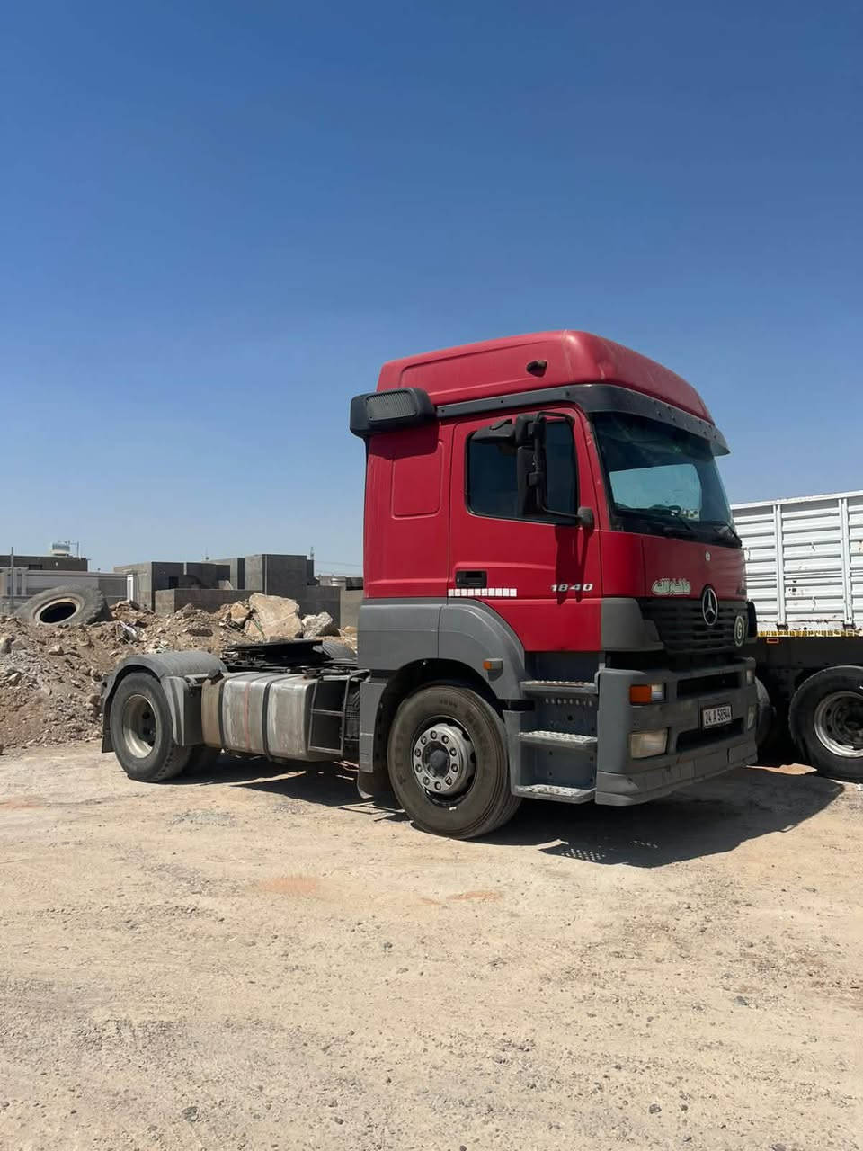 اكسور 2004 
كير عادي 4x4 
كفاله عامه كير محرك شاصي. 
رقم دهوك سنويه عدد 2 
تخم تاير جاهزه ع شغل 
جبي اس 
طوناج ينتهي بعد يومين 
تبريد شغال 
حموله 36000 الف 

***********
