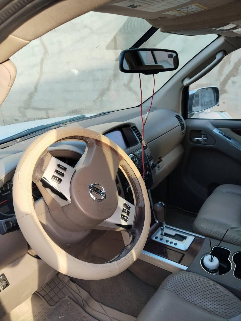 من رخصه صاحب الكروب المحترم السلام عليكم عندي نيسان بايدفندر 2009 خليجيه فول مواصفات ال اي
دشبول ارماده
تبريد ثلاث قطع
فتحه بلسقف
شاشه بلقمار وسيدي
بلجكمجه كشن جلد وتدفه بلكشنات وبصمه ابوب وبصمه سويج وكشن ميموري ومرايات تصعد وتنزل عند التبديل  محرك وكير واكسل بحاله جيده تخم تاير وتبريد وتدفه جيده وكهربايات شركه السياره بدون حادث صبغ بيها ربع الباب فقط اثر شخوط دفع رباعي السيار احلى من الصور لايت عدسات يعني نها هو والكشافات
 ***********
