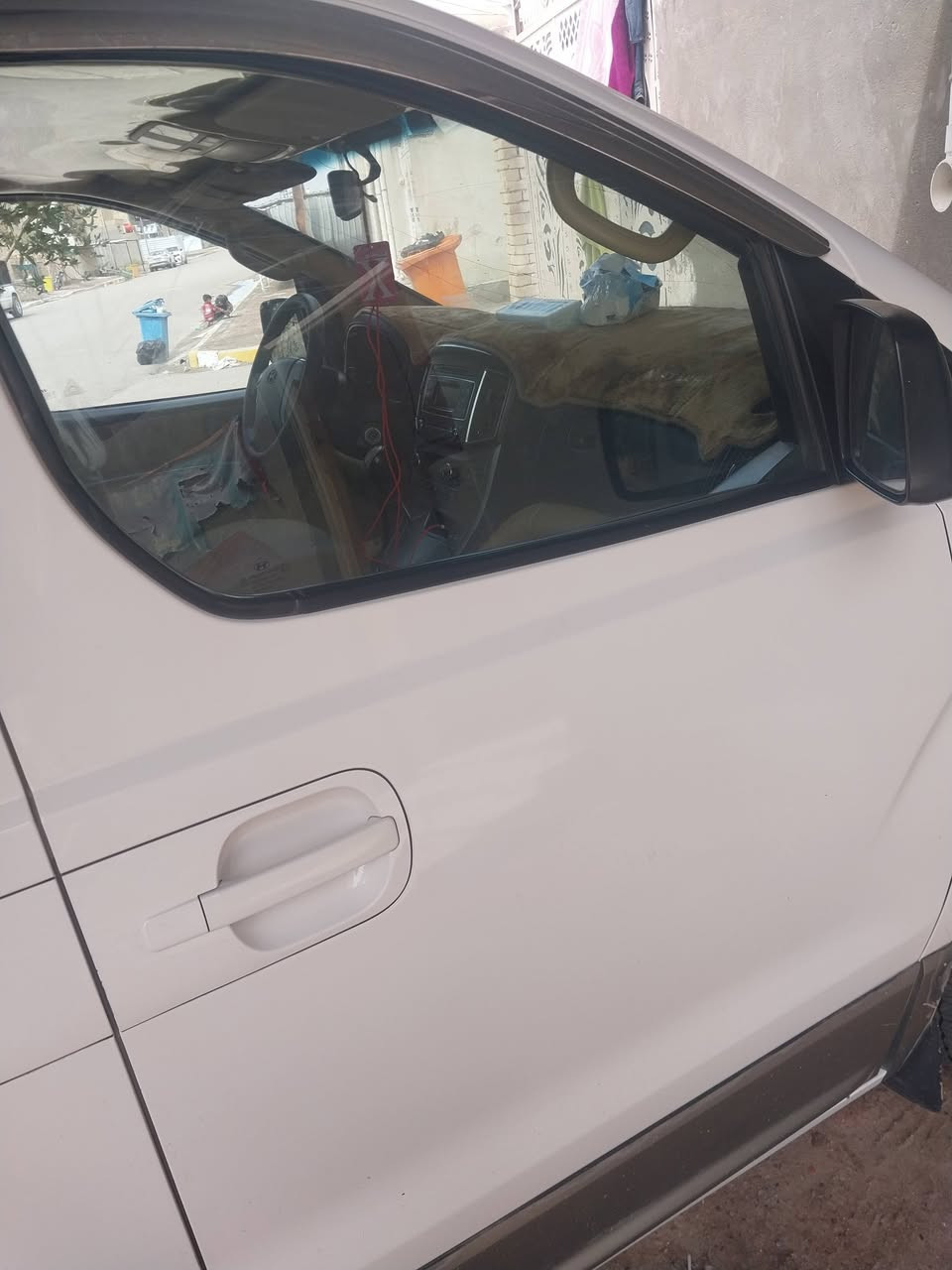 لبيع ستاركس مديل ١٨ محور مسكر سعر ٢٢٥ مكانك ميسان المشرح رقم هاتف ***********
