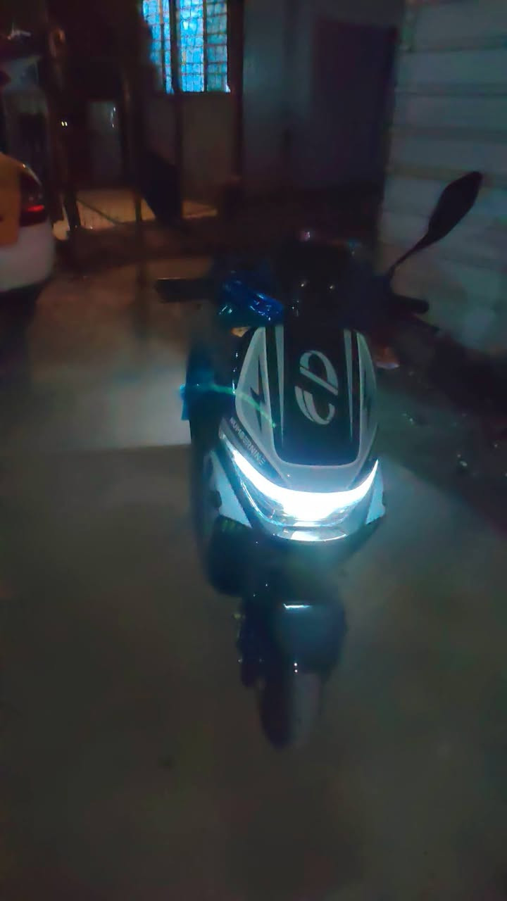 السلام عليكم
دراجه شحن 🔋⚡

عدد البطاريات 6

مواصفات الدراجه  شحن

1. 6بطاريه ليثيوم

2. بصمه تشغيل عن بعد 

3. آنذار سرقه 

4قفل استيرن 

5. لايت عالي ناصي +دبل اشاره 

6. منفذ يويبس 
7.كارت ويا يجي يصير تلفون تربط
دراجه اي نقص ما بيها من البيت شغل, السعر 950  
رقم الهاتف ***********
2.سويج 2بصمه 2  كارت 2
