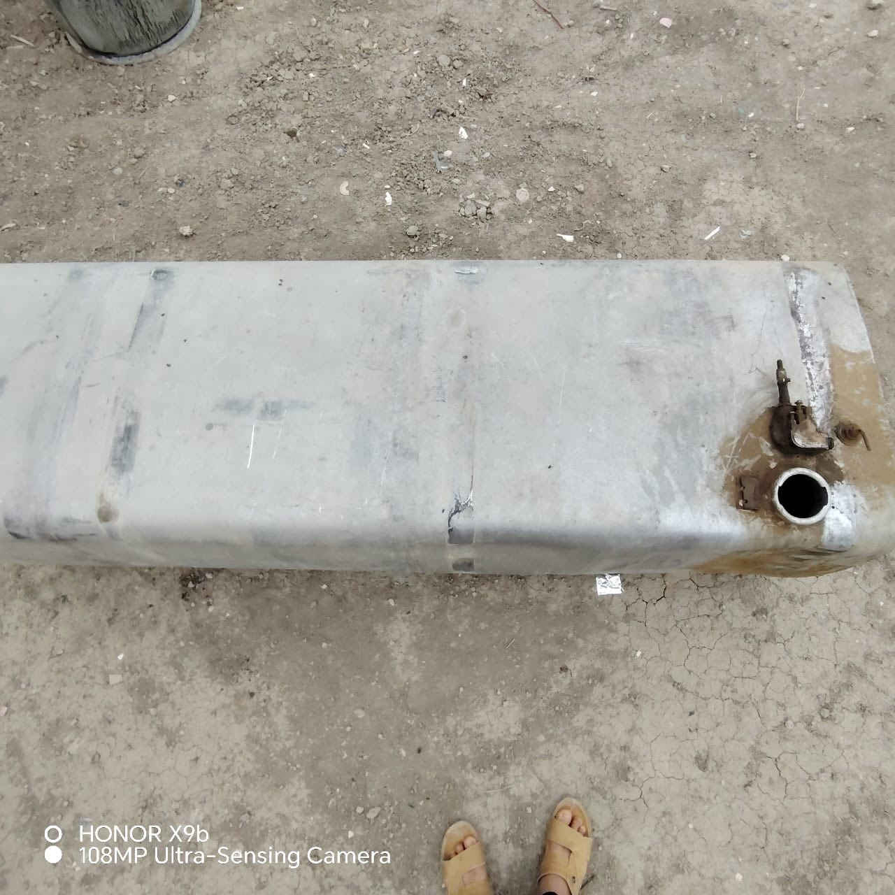 سلام عليكم تانكي للبيع لتر 900نظيف كلش ***********
