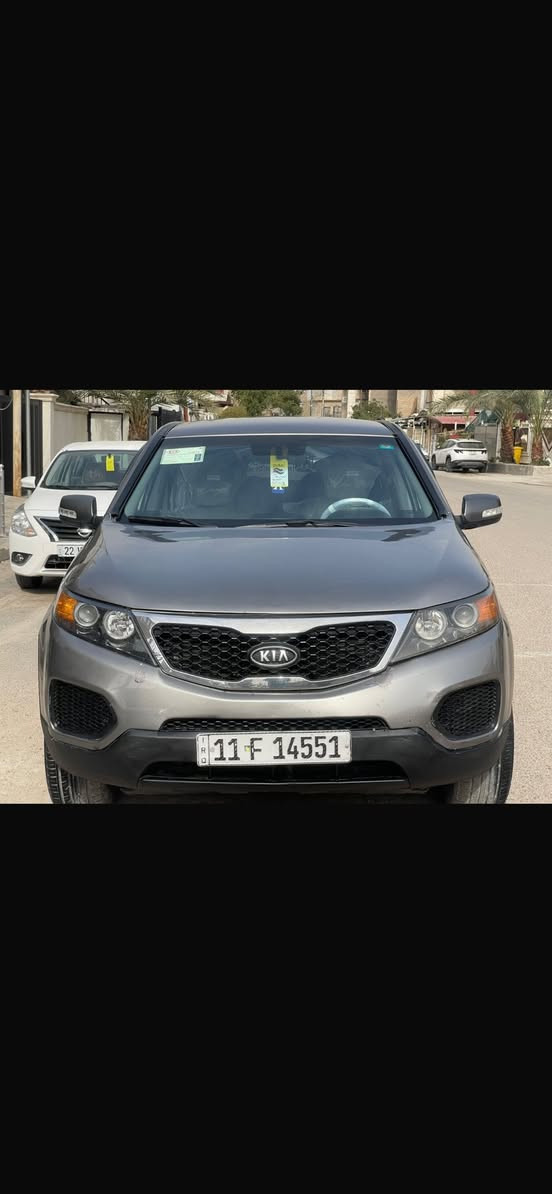 سورنتو 2013 امريكي  بيه صبغ  صفحه السايق وجاملغ وبنيد  بسمي رقم جديد هزه جديده ويلكب تحكمات استيرن 4 سلندر 5 راكب  مكينه دوش  داخل لونين السعر 105 وبيه مجال مكاني شهداء السيديه  الستفسار ***********
