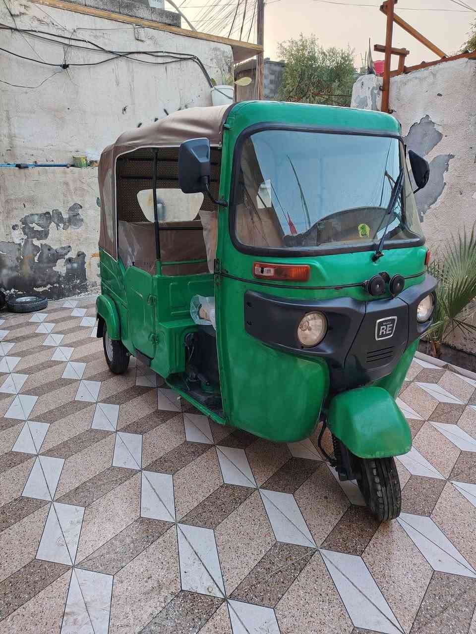 باجاج 2021 رقم سنويه مكينه مفتوحه بدي بي رشات صبغ شوف العين تكتك جاهزه تخم تاير جبلي ترايك وين ما تريد السعر 6 ملايين  الشراي يتصل *********** مكاني البصره الحيانيه التاميم
