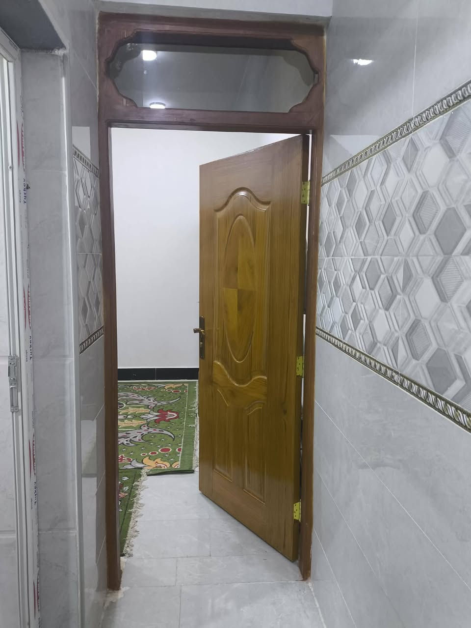دار للبيع بالنداء شارع مجمع بيتي شغل هندسي درجة اوله ألواح هندي مرمر مساحة البيت 100 متر طابق واحد سعر 87 مع المجال رقم الهاتف واتساب ***********
