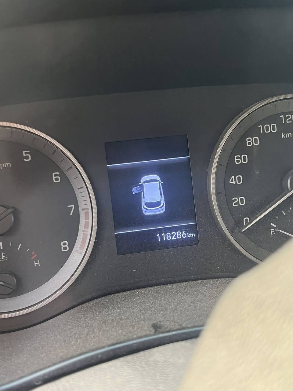 السلام عليكم توسان موديل 2020 خليجي فول مواصفات عدا البانروما رقم بغداد ب اسمي مكاني بغداد البياع ***********
