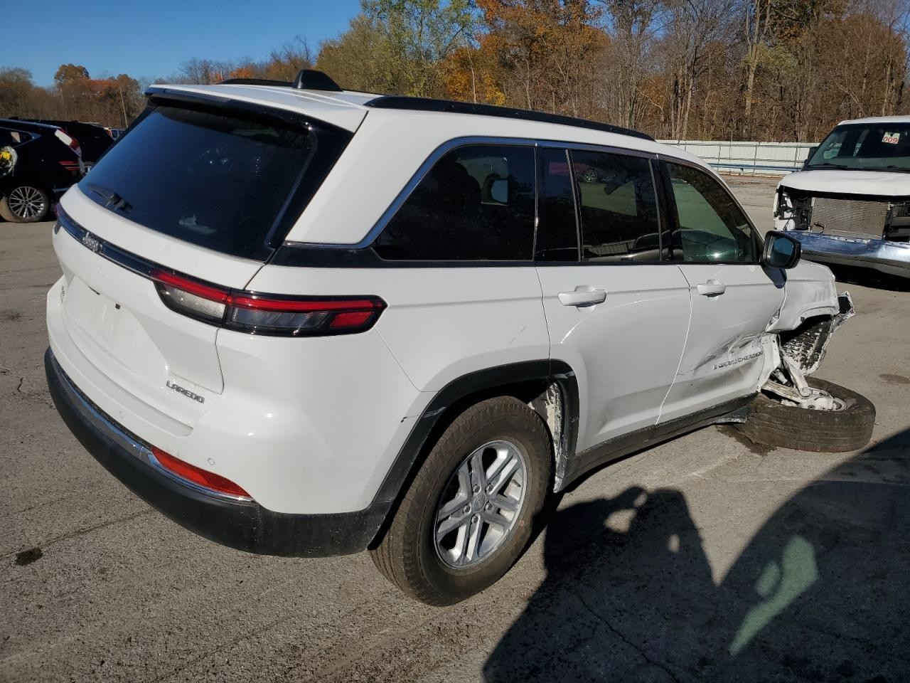 لاصحاب كتب الشهداء 
▪️نوع السيارة :  جيب كراند شيروكي لاريدو
▪️الموديل : 2025
▪️تاريخ المزاد : الخميس  2026/3/12
▪️ عداد المسافة :  10.679  mi
▪️السعر : حسب المزاد 
▪️حجم المحرك:  3.6     6 سلندر  
▪️تاريخ الوصول : من 45 - 70 يوم 
▪️نوع الحادث:حسب الصور المرفقة والتقرير
▪️اوقات العمل في الشركة تبدأ من الساعة 10صباحاً 
        ولغاية ال12ليلاً  
▪️العنوان 🏦 بغداد البنوك شارع المشاتل بالقرب 
        من جسر البنوك 
▪️للاستفسار يرجى ارسال رسالة الى الصفحة 
▪️او الاتصال على الارقام التالية :
***********      مصطفى
***********     وسام
 #سيارات_أمريكية #الجميع #خاصة #الشحن
