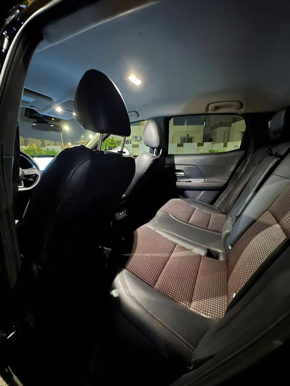 السلام عليكم 

للبيع او مراوس  
نيسان كيكس 
موديل 2025 
محرك 2.0 
بدون رقم فحص مؤقت 
مدوفع كمرك كامل 
ماشيه 9 الاف مايل

فئه SR فول اعلا مواصفات 
تحكم ستيرن 
5 كامرات 360 
حساسات امامي خلفي 
شحن لاسلكي 
فول تحكم ستيرن 
جام اوتو 
5 وضعيات قياده 
فور ويل 
مداخل تايب سي امامي وخلفي 
وبعد بيهة  هواي مواصفات  فول 

ضرر بابين اليسار صبغ فقط 
 
يرباك برده فقط 

مكان السياره ( تكريت  ) 
***********
السعر 190
