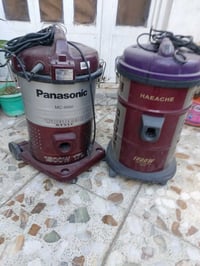 مكنسة كهربائية عدد ٢ نظيفة جدا مع ملحقاتها صوندة وذراع وكف جديد السعر ...