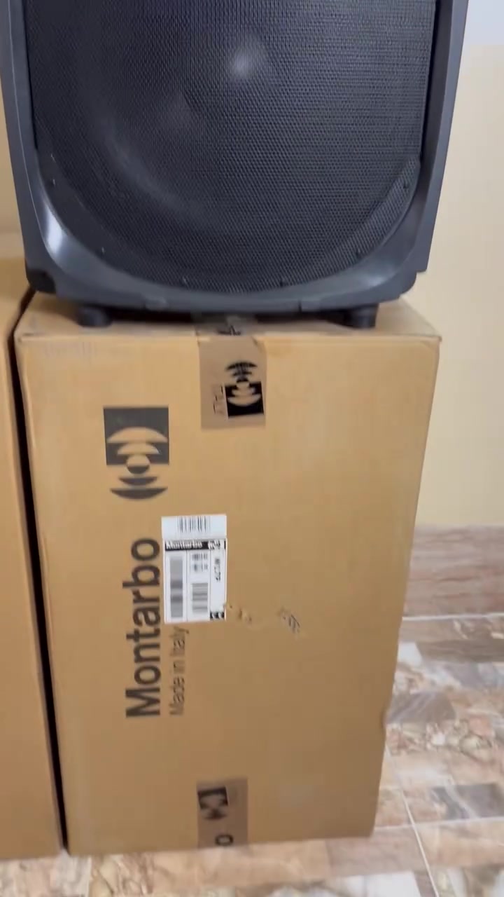 ‏سلام عليكم سماعات ￼ Montarbo w17b.  للبيع

‏موجودة في أربيل

سعر اربع سماعات كبس كارتون 3000$

‏ وصف في داخل مقطع فيديو في المنشور

‏هي أكثر سماعات ثبتت جدارتها في الساحات 

￼ الختام في أمان الله


**إذا كنت صاحب هذا الإعلان وتريد حذفه لأي سبب، رجاءا أرسل رسالة إلى الدعم الفني**
