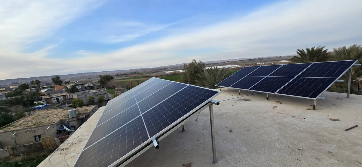 اليوم في قرية سيد جابر 

تم بحمدالله تنصيب منظومة طاقة شمسية بقدرة 
14 اميير نهاري و 12 امبير ليلي 
الواح بقدرة 615W  نوع لونجي ضمان 15 سنة
انفيرتر GROWATT  6Kw   ضمانة سنتين استبدال 
بطارية ليثيوم 11KWHمن شركة GENIXGREEN  ضمان 10 سنوات
صيانة لمدة سنة مجانية
للاستفسار الاتصال:-
***********
***********
***********
***********

GenixGreen 
GenixGreen Iraq 
المركز الذهبي-Golden Center 

#ألواح_شمسية #توليد_الكهرباء #نظام_كهروضوئي #مستقبل_الطاقة
#طاقة_شمسية #طاقة_متجددة #استدامة #بيئة_نظيفة
