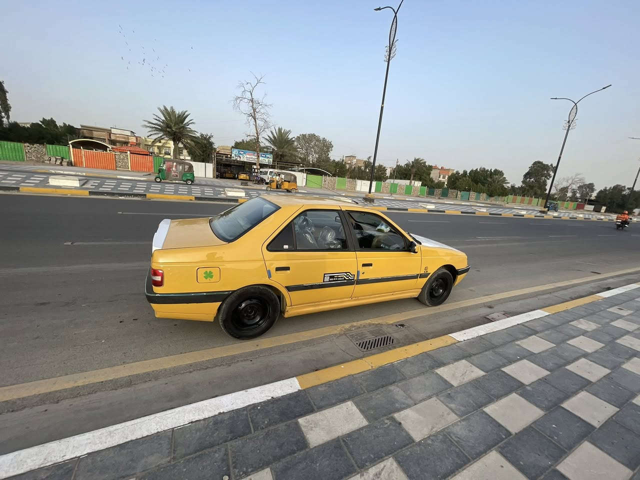 بيجو لميس موديل ٢٠١٦ كير ومحرك مكفولات كهربائيات وتبريد شغلات المكان مدينه الصدر السعر ٤٣ وبيه مجال بسيط ***********
