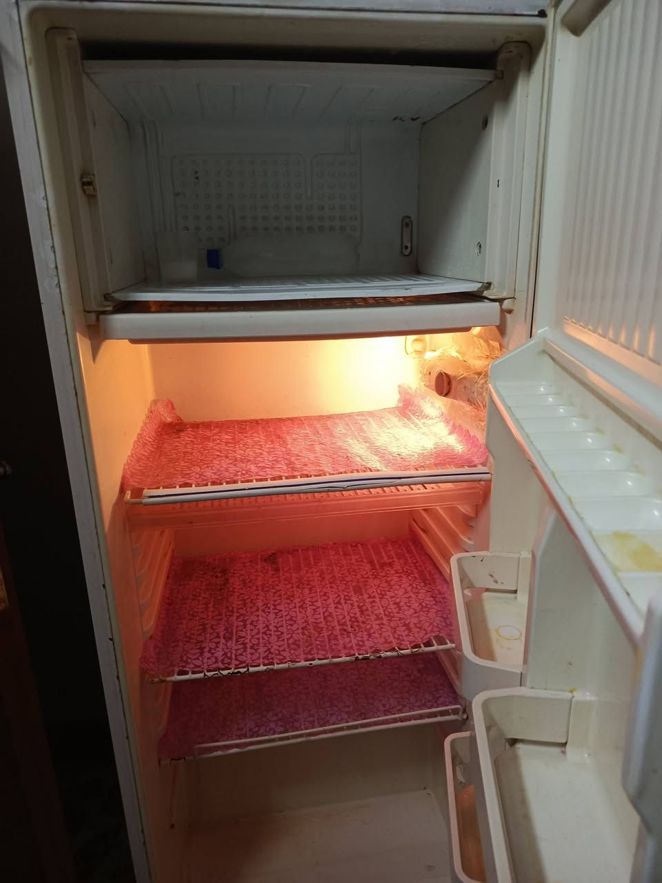 ثلاجه نوعيه زينه تجميده يخبل ماداخله تصليح ابد سعره مناسب ***********
