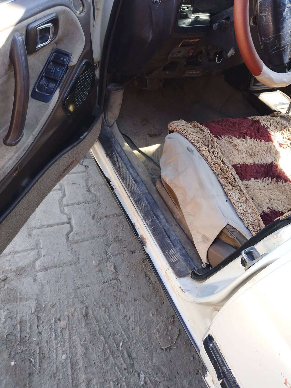 السلام عليكم سياره هورتوب موديل ٩١ محرك ٢ ونص بطه السياره شرط بشرط دوشمه نضيفه حيل سنويه ٢٧ محرك شرط وكهربائيات شرط السياره ملاحضه الكير بيه خلل كهربائي بس اني أبيعك كير كايم سياره شرط تحويل السعر ٢٧  ***********
