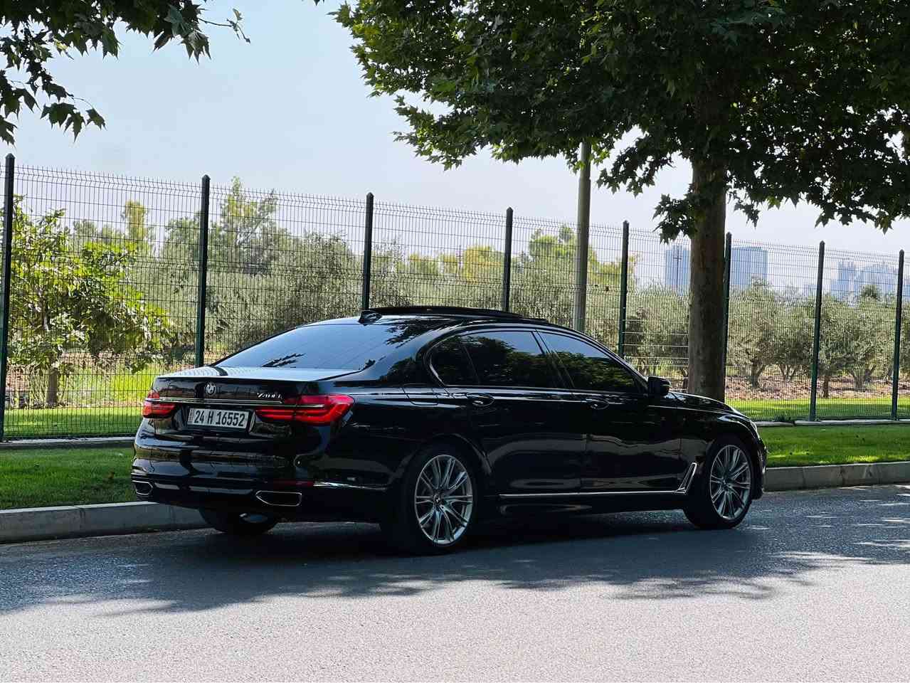 BMW 740 iL 
2019
Clin taytl
فول فول مواسةفات 
هةتا
جةگ 
سماعةي هارمان كاردون
دةرگا شةفط ١/١ 
وارد كةنةدي 
سةنةوي هةزة و رةقةم هةموو شتيك نويية
تحويل وكالة بةشةرت
گير و مكينة و اكسل بةشةرت 
سةيارةكة نمونةية لة جواني 
رةنگي رةش قةتران 
كاربؤن كيت 
١٦٨ هةزار روشتوة 
٣ جئي تةعديلي هةية 
شوين هةولير 
*********** 
عربي 
سلام عليكم BMW740LI
فول فول قبات مواصفات 
حتا دبل هوايي جگ 
باب شفط و سماعة هرمان كاردون
١/١  
سيارة وارد كندي 
بدون سبغ كفالة
بيها ٣ مكان تعديل 
تحويل وكالة نفس اليوم
كير محرك اكسل كلة جديد   
سنوية هزة رقم كلة جديد 
مكاني اربيل 
رقم *********** 
خابرني تدلل أربيل, العراق
