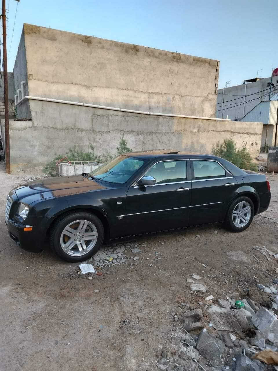 السلام وعليكم أبوما ادوات مكفوله من الكص تخم تاير حداده جديده السياره جاهزه من كلشي بدون لوحات سعر 55 عنوان بصره  ***********
