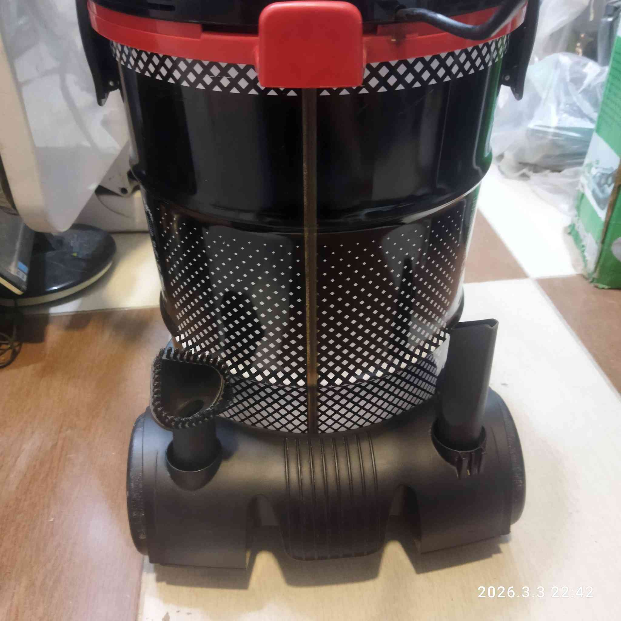 مكنسه كهربائيه ماركه FAKir تركيا الصنع نضافه كما موضح بالصورة حجم 21لتر ماطور كبير 2000W بشرط الشغل والسحب السعر 50 مع التوصيل داخل اربيل فقط حسب المناطق


**إذا كنت صاحب هذا الإعلان وتريد حذفه لأي سبب، رجاءا أرسل رسالة إلى الدعم الفني**