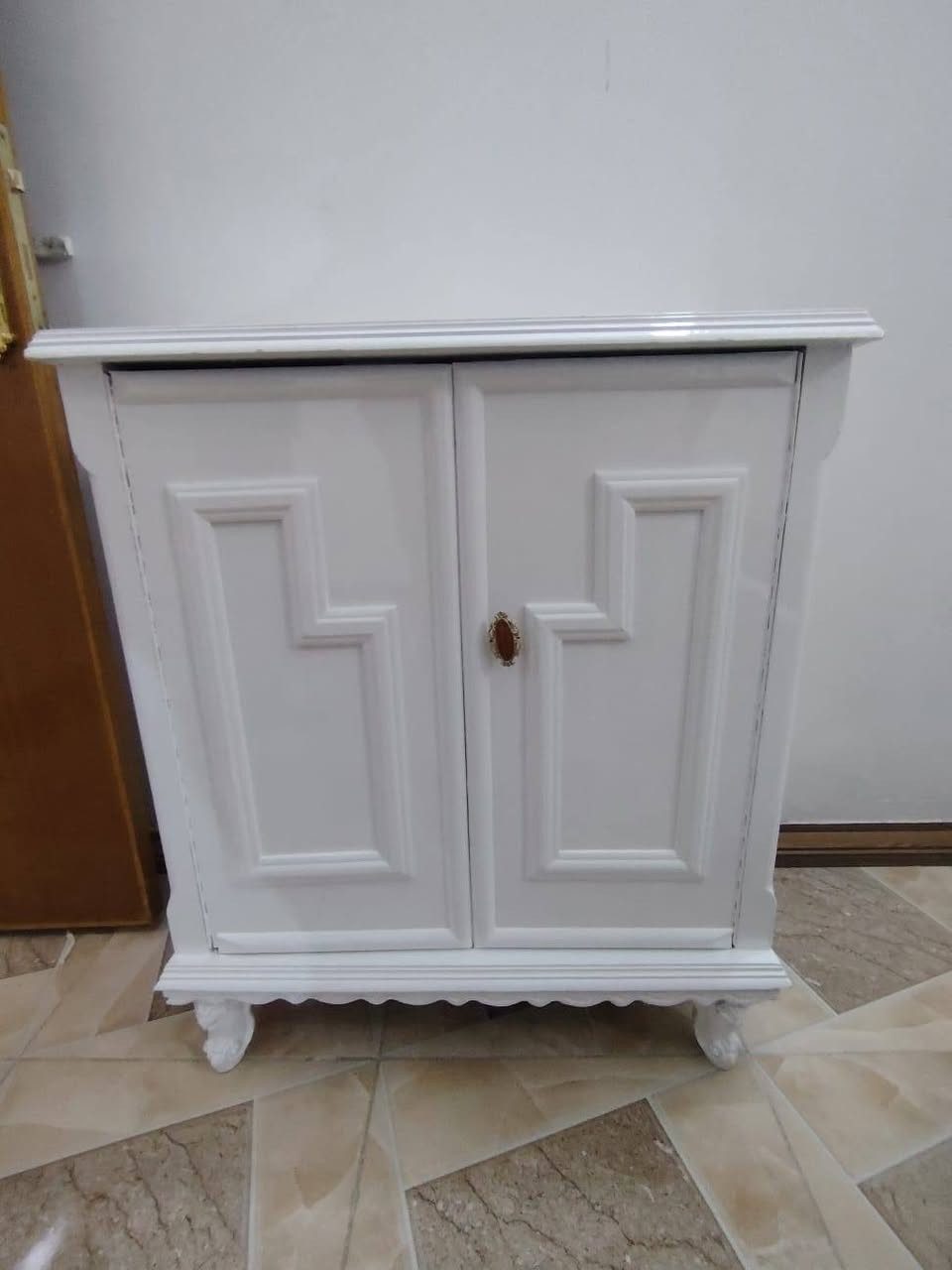 سلام عليكم غرفه نوم للبيع استخدام مده 3اشهر نجاره عراقيه درجه أوله تجي وتشوف بعينك سعر مليونين تواصل على هذا الرقم ***********
