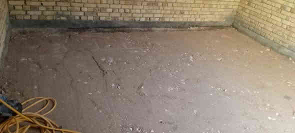 السلام عليكم ورحمة الله 
مستعدين للعمل في كافة البيوت عملنا يتضمن
تنظيف البيوت من الانقاض وقلع الاتربة 
دك الارضية بالقفاز 
تربيع البيوت
فرش السبيس والحدل 
رقم الهاتف ***********
العنوان ناصريه مركز والاقضية القريبة منها
