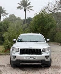 جيب ( لاريدو ) موديل : 2011 ماشية : 150 الف  المواصفات  بصمه  تشغيل عن...