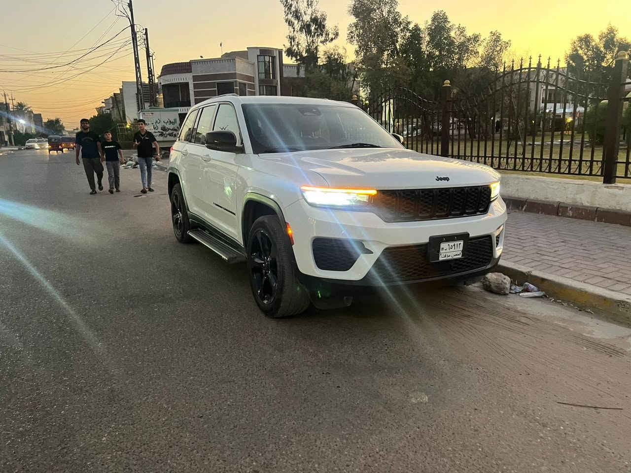 🚗 للبيع: جيب كراند لاريدو 2023
📍 مكان السيارة: بغداد
📞 للتواصل: ***********
او الاتصال على: ***********
📊 المسافة المقطوعة: ١٩ ميل
🛠️ المحرك: 6 سلندر 3600cc

السعر٢٨٥🔥 قابل للتفاوض
 مرقم وكامل 285 

⚙️ المواصفات:
• مواصفات نص فول
• تحديد مسار
• رادار أمامي
• قيادة ذاتية
• صندوق كهربائي 
• شفتات خلف الستيرن
• شاحن وايرلس
• تشغيل عن بعد
• رادار في المرايا
• تبريد قطعتين
• يتوفر بها مواصفات أخرى

⚠️ أضرار السيارة:
• وارد أمريكي
• صور الحادث مرفقة مع الصور

📌 تفاصيل إضافية:
رقم بغداد بسمي
• لون السيارة: أبيض بغداد, العراق
