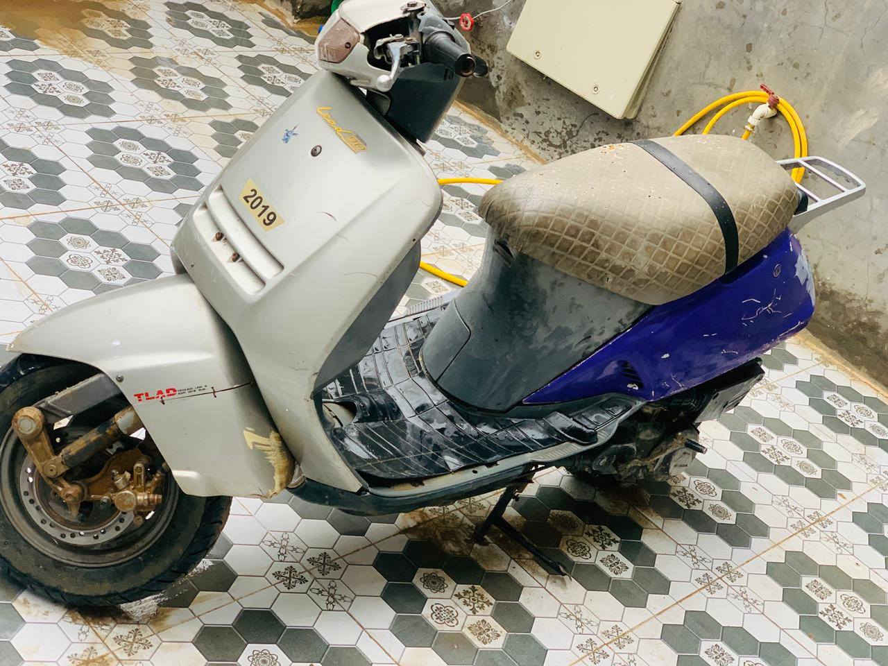 السلام عليكم ماطور ليدي عادي للبيع كله شغال كهربائيات شغاله كلهه سلف وهندر مجفت جديد بعده عل سحك تجفيت كامل صلخ السعر ١٦٠ وبي مجال مراسله او الاتصال على الرقم ***********
