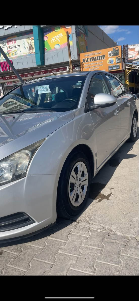 شوفرليت كروز 2012 
بيلاد 🚙 ماشيه ١٣٢ الف 
وبيها دفتر بانزين ⛽️
صبغ ثلاث قطع بي بدون دواخل
كير اوتو ميكانيك محرك شرط لا صرف ولا بخار
سنويه بسمي شرط تحويل  تبريد ❄️ ثلج سعر 88 وبيها مجال بسيط مكان سيارا كركوك *********** & *********** كركوك, العراق
