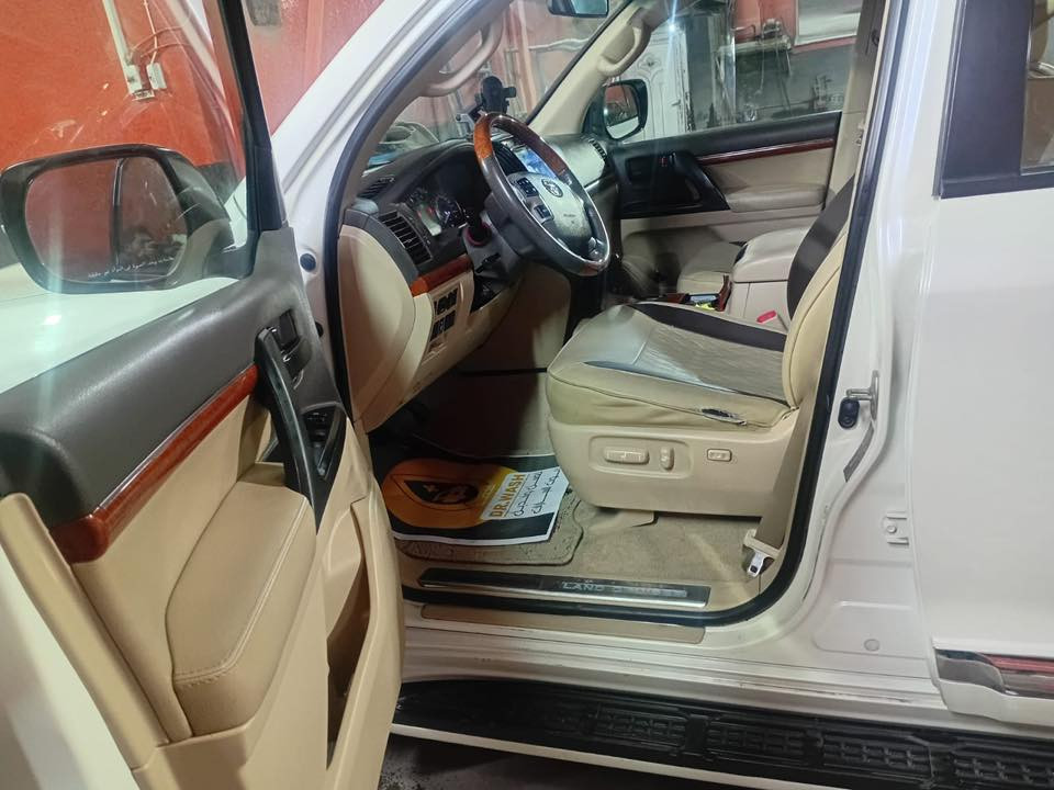 للبيع لاندكروزر GXR 2013 خليجي ساز
سيارة استخدام شخصي، نظيفة جداً وترايها يخبل وجاهزة للفحص

🚗 6 سلندر – رقم بغداد 
📍 ماشيه 166000 كم حقيقي.

المواصفات الكاملة:
✔️ فتحة سقف
✔️ أبواب بصمة
✔️ مقاعد جلد
✔️ كرسي سائق كهرباء
✔️ إشارات بالمراي
✔️ جام أوتو
✔️ ليتات زينون
✔️ تبريد ثلاث قطع
✔️ ثلاجة
✔️ تحكم ستيرن
✔️ تايرات دنلوب قبل شهر شادها

🟢 السيارة كلش نظيفة كلش ومناقصها شي 
🔹 بيها بارد جاملغ امامي ايمن وايسر كلش بسيط بدون شاصي وبدون ايرباك. 

💵 السعر: 33,000 دولار وبيها مجال حك الجيه

السيارة جاهزة للفحص بأي مكان 👌
مكانها حي الجهاد 
📞 للاستفسار: *********** عالواتس
