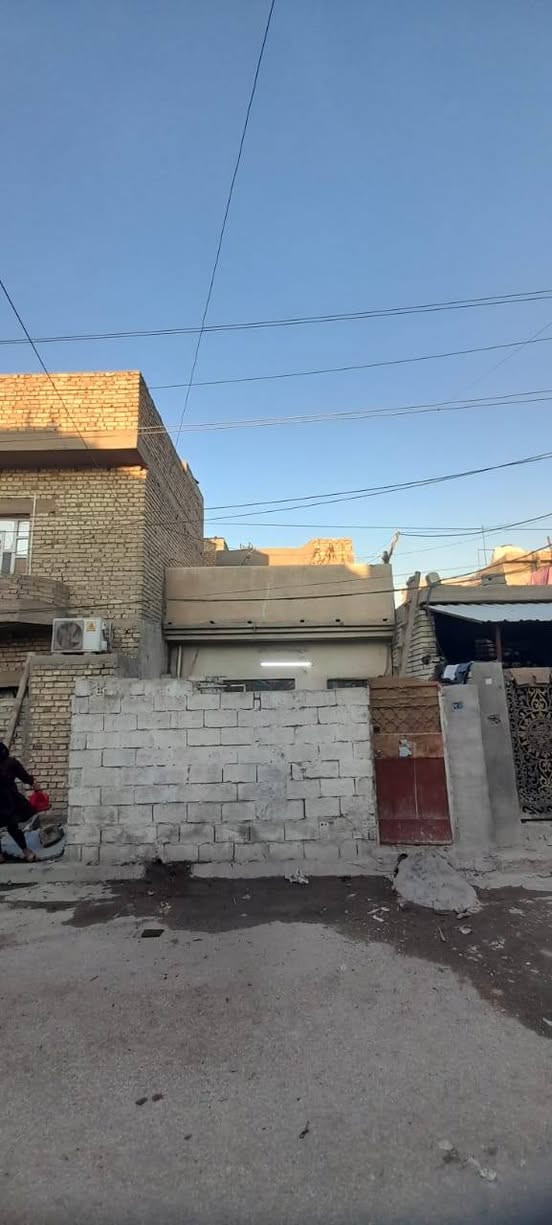 السلام عليكم للبيع طابو صرف بيت ١٠٠م واجه ٥والنزال٢٠ قاط ونص بالدوره قبل مدخل هورجب الاستفسار اتصل ***********
