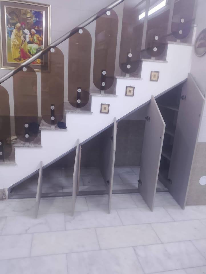 السلام عليكم 

كل عام وانتم بالف خير يارب رجعنا وياكم و الحمدلله 

كل بيت بي درج ومايعرف شلون راح يستغل هاي المسافة وشلون تكدر تحوله الى تحفه فنيه ! 

تكدر تسوي مخزن للملابس الصيف او الشتاء او تكدر تسوي مخزن بطانيات وفراش او جزامه احذية او ديكور شاشه بلازمة او مكان غساله وغيرها هواي 

تكدر تسوي من خشب او المنيوم و الاسعار مناسبة جدا ابتداء من 75 الف للمتر الى 150 الف للمتر حسب الديكور و المواد لي حضرتك رايده 

العنوان 📍 القائم ناحية الكرابله 

للطلب *********** يوجد واتس اب
