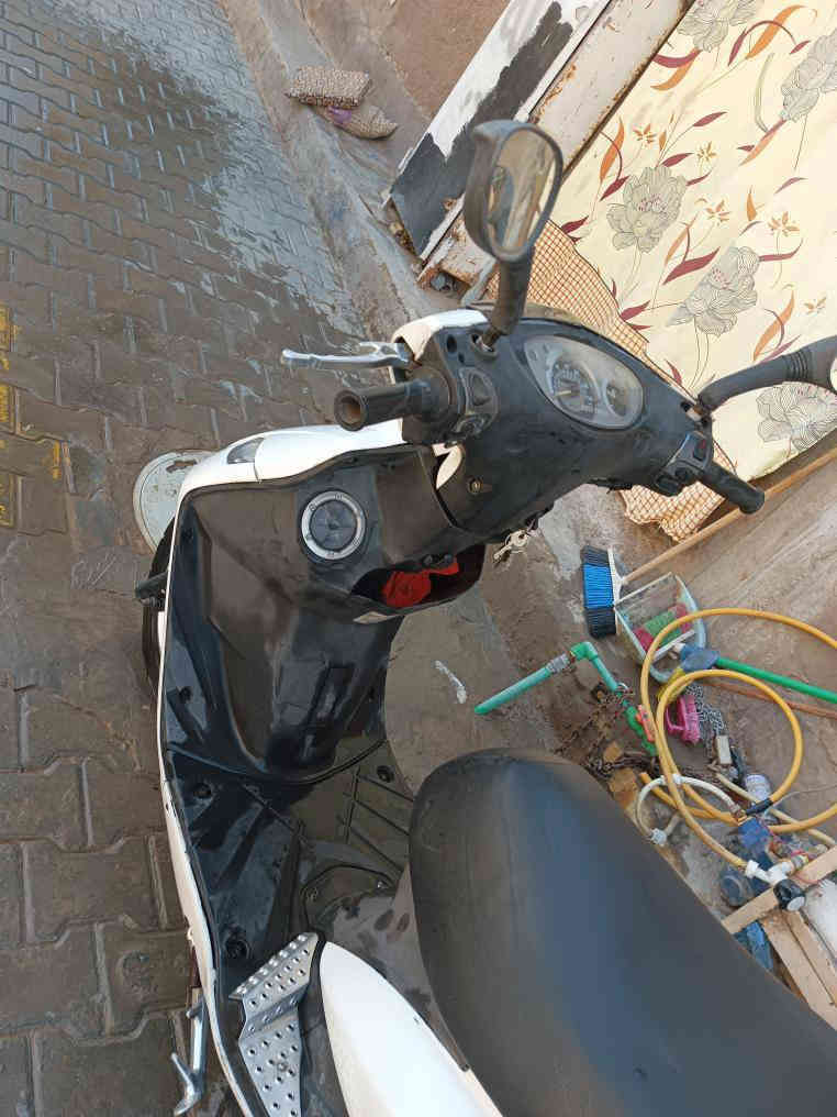 سلام عليكم دراجة ماكس ثعلب مزودة المحرك مالتهة محر رياضي وصالنصة رياضي مزودة نياكل دراجة صارلهة سبوعين طالعة من الوكيل ومكاتبتهة موجودة 
دراجة نهضة وشلعة تشك الكاع وهذا شرط 
دبل اشارة شغال
ولايتهة شغال 
الاشاير شغالة  
دراجة مال جنينان هاي 
السعر 950وبيهة مجال
***********
