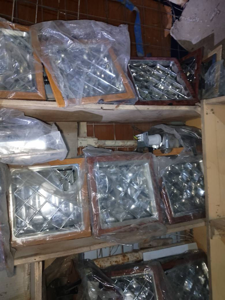 غراض للببع وباسعار مناسبة جداً اقل من اسعار الجملة ويدلل الشراي المكان كركوك منطقة واحدحزيران قرب الملاعب الخماسية او قرب مدرسه ابناء العراق الواحد او صيدلية الواحة للاستفسار الاتصال على الرقم *********** كركوك, العراق
