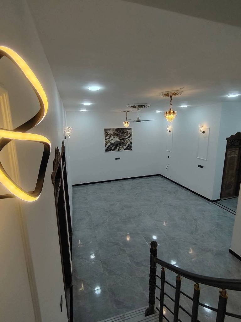 ياالله اسعد الله اوقاتكم بكل خير احبتي
يتوفر دار سكن طابو زراعي عراقي سند 25
200متر 
يحتوي عله #ثلاث غرف منام
ودوانيه وصاله ومطبخ وصحيات داخليه وخارجيه
وكراج سياره وحديقه
العنوان البصره ابي الخصيب كوت ثويني
#السعر ١٣٣ مليون قابل للتفاوض
#للأستفسار أتصال *********** البصرة, العراق
