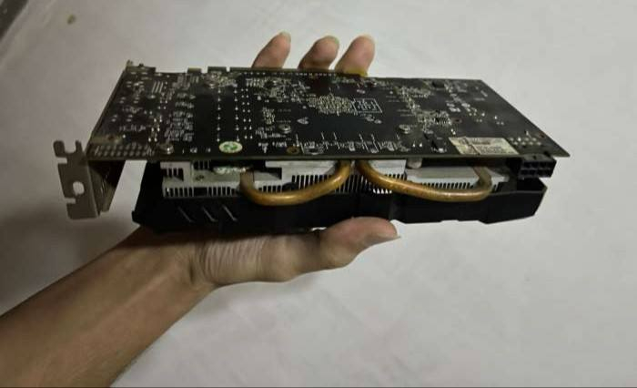 Rx580 كرتونته موجوده تحت الضغط 68c 
الكرت شغال و مكفول و تفحصه يله تستلمه


**إذا كنت صاحب هذا الإعلان وتريد حذفه لأي سبب، رجاءا أرسل رسالة إلى الدعم الفني**