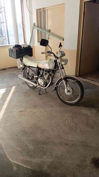 دراجة 🚲 يراني رقم انكليزي. تمعيري 25 كل شغلة مكينة كفالة ب1750 رقمي077...