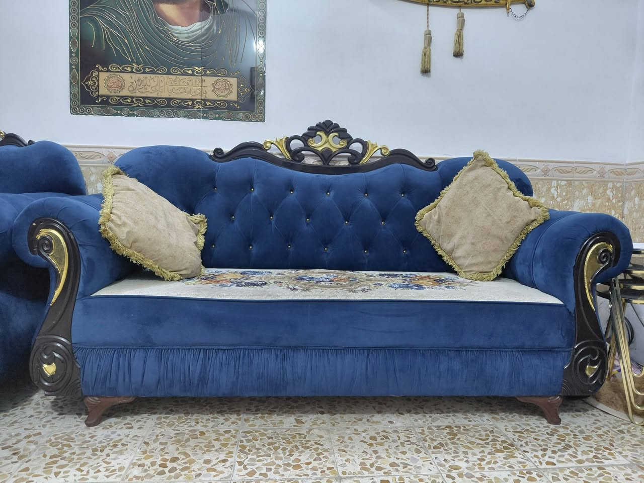 السلام عليكم، تخم استقبال للبيع مكون من خمس قطع نظيف ومرتب مثل ما موضح بالصور ، مكاني بغداد الحسينية، السعر ٤٠٠ الف .
رقم الهاتف ، ***********
