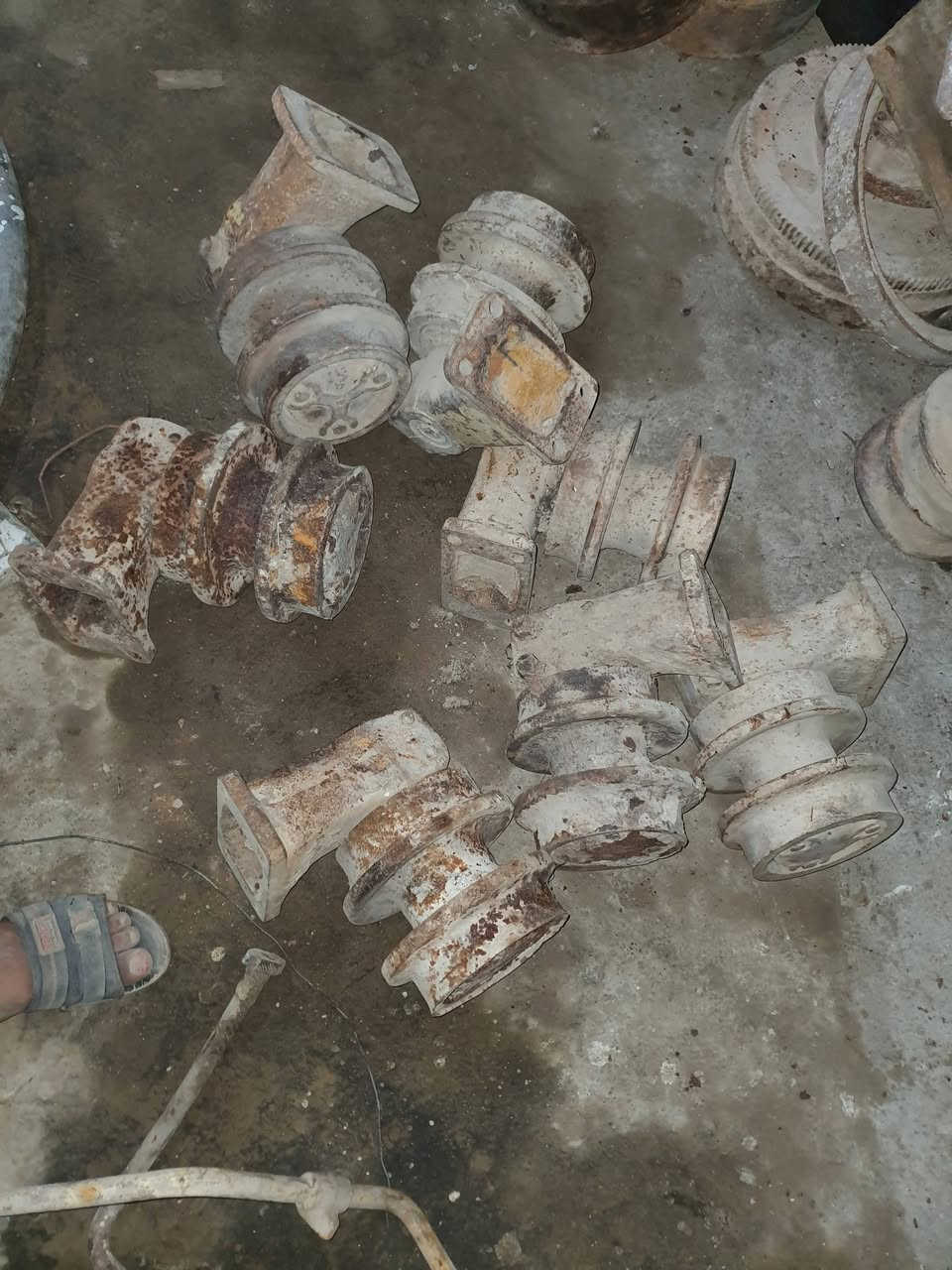 غراض بلدوزر كوماتسو  وسوبر جارج ماعرف مال يا مكينه.  اتصل ع الرقم *********** مكاني بغداد مدينة الصدر
