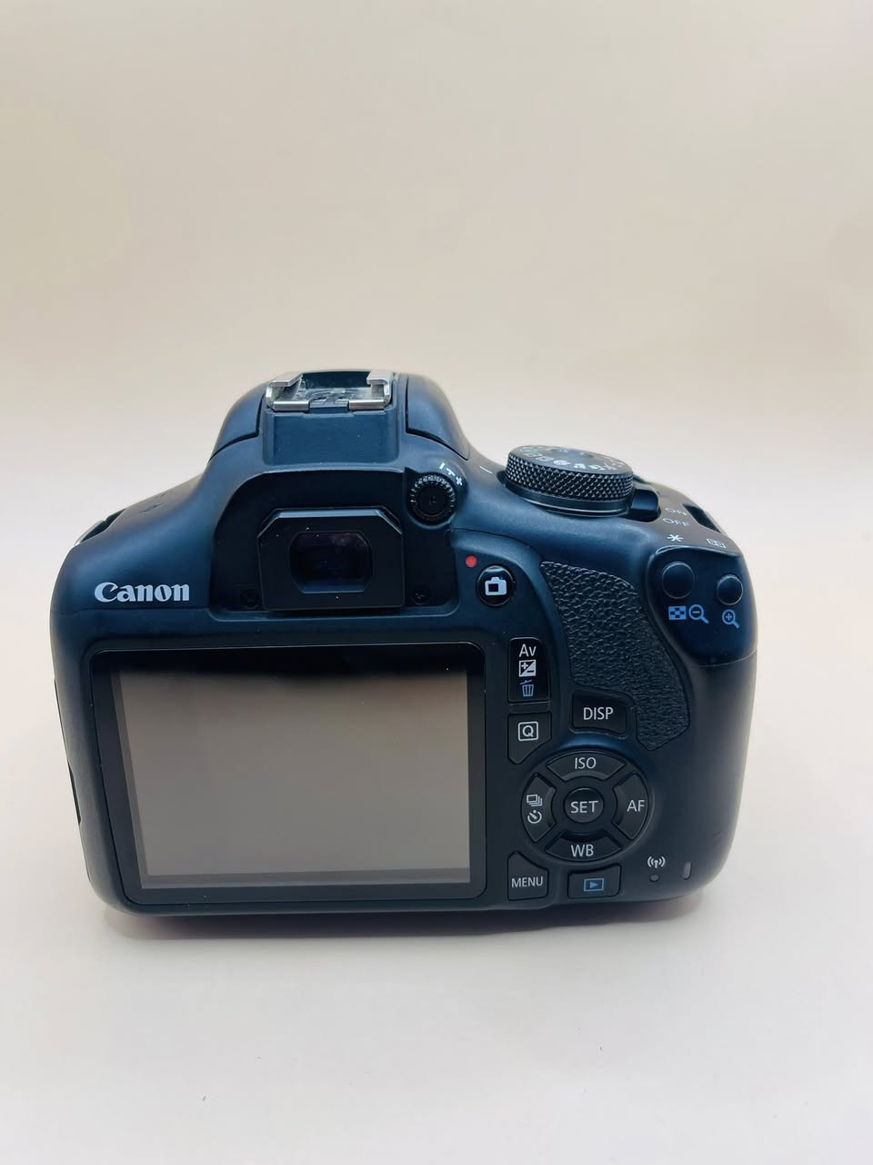 2000dكانون
عدسة 55.18
شاحنة
بطاريه
حزام كتف
كارتون الكامره
نضافه 100‎%‎
السعر 250الف
للتواصل وتساب او تصال
***********
