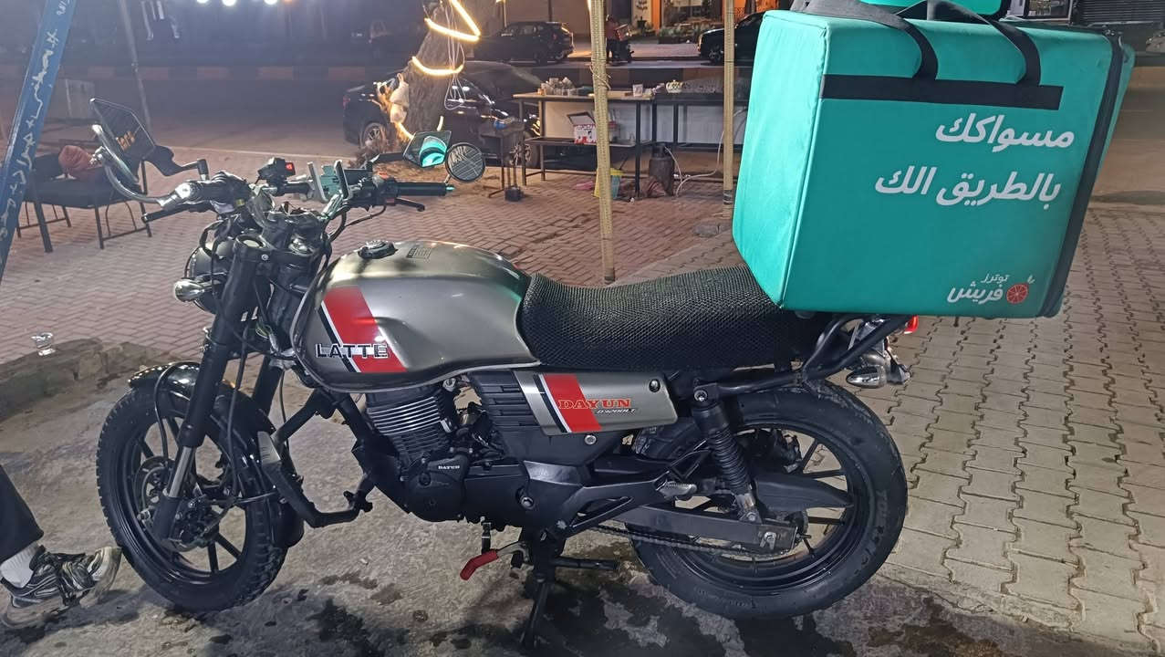 دايوان لايتي 200 للبيع
الدراجه نضيفه وحلوة و اكفلك محرك 
ومرقمه رقم (بغداد) تحولها وتستلم لوحات لين ممستلمها اني 
التاير الخلفي جلاتين حجم 140 ألماني 
والامامي اندنوسي جبلي 
وبيها اكزوز اكرابوف ستل ستيل 
ول لايت زنون ثلجي شرط يعمي 
والدراجه برد حر الصبح تشتغل نكره وخير من الله 
نقصها الوحيد جاملغ خلفي مكسور 
وتانكيها شويه شويه تعبان
السعر 2150 مليونين و150 وبيها مجال بسيط للشرا
رقمي للتواصل واتساب ***********
