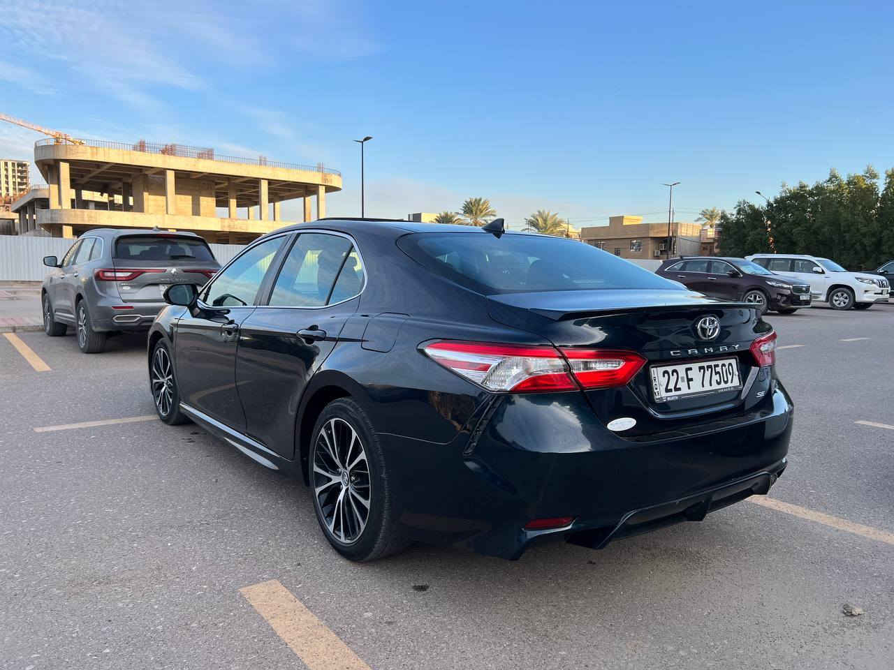 السلام عليكم
تويوتا كامري 2020 فئة se plus فول رقم أربيل بإسمي تحويل فقط لون نيلي شذره سنوية لل 27 وهزة جديدة 
مواصفات :
 فتحة
بصمة
تبريد قطعتين
شاشة كبيرة متصلة ( نادرة) 
شفتات ستيرن
كراسي جلد
رادار امامي وبقعة عمياء وكامرة دوارة
LED عدسة امامي خلفي وإشارة مرآة 
تشغيل عن بعد
تحديد مسار ومثبت سرعة تفاعلي
ماشية 83 الف ميل 
السيارة نظيفة جدا صيانتها كلها بالوكالة من ضمنها دهن الكير داخل الوكالة وبيها تخم إطارات كومهو جديد وبطارية ايسي ديلكو بدون اي نقص او جيك انجن
بدون ايرباك كل الايرباكات سليمة بيها صبغ بنيد والجاملغ الخلفي بالعراق أثر دحجة مرفقة بالصور 
مكانها بغداد الكرخ
السعر 188 وبيها مجال 
*********** واتساب
*********** إتصال
