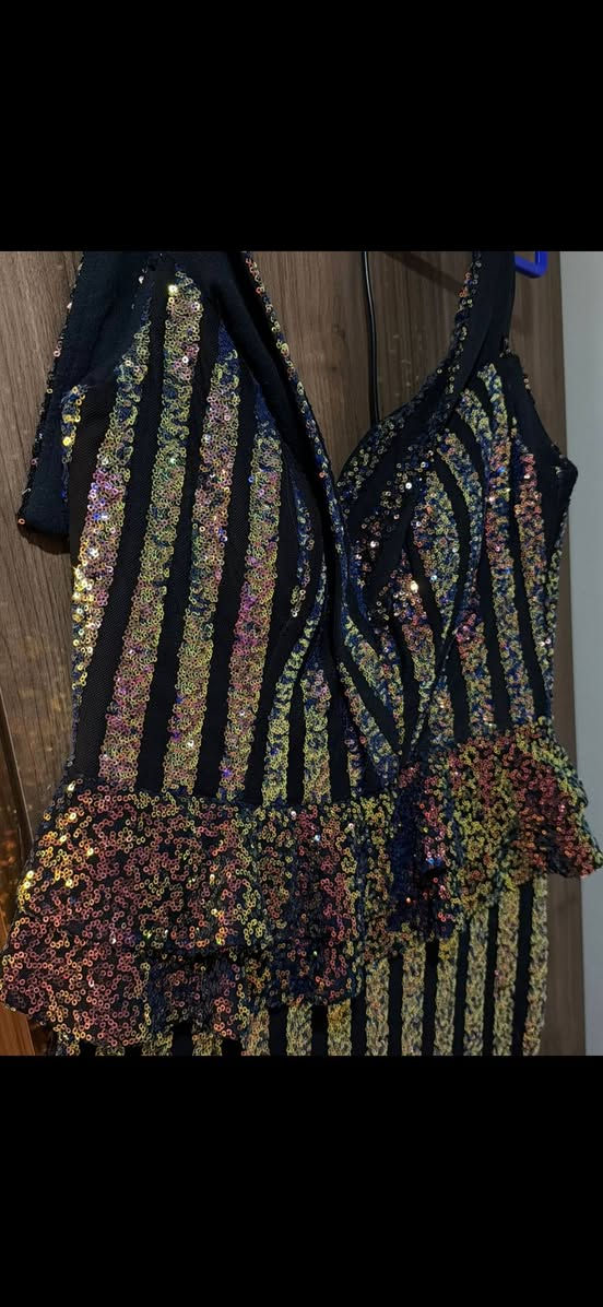 فساتين للبيع من دفاين ماخذتهم لبسه وحده لابستهم والفسفوري ابد مملبوس


**إذا كنت صاحب هذا الإعلان وتريد حذفه لأي سبب، رجاءا أرسل رسالة إلى الدعم الفني**