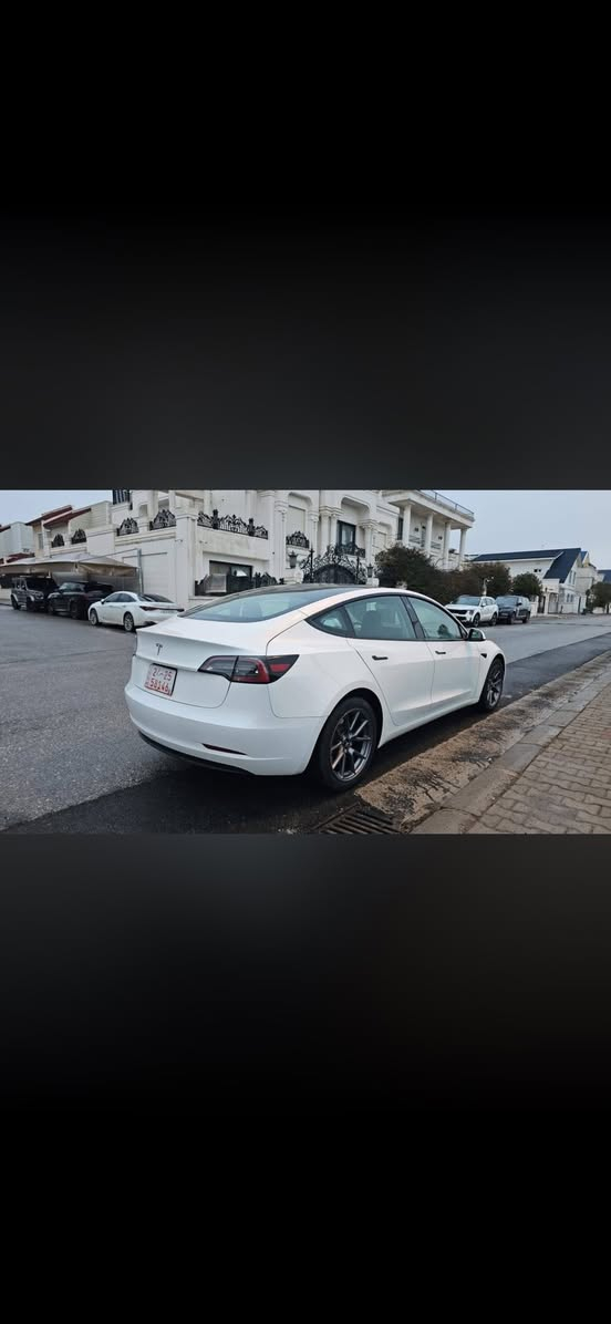 سلام عليكم شباب عندي تسلا كفاله عامه سياره جديده ماشيه فقط ٥٦٨٩ الف كيلو فقططط السياره ٢٠٢٥ سعرها ٢١٠ ورقه جديده ال مو شراي لايتصل رجائا للتواصل 
***********
مكاني جبيبيه قرب مطعم وليد ابو الكص
