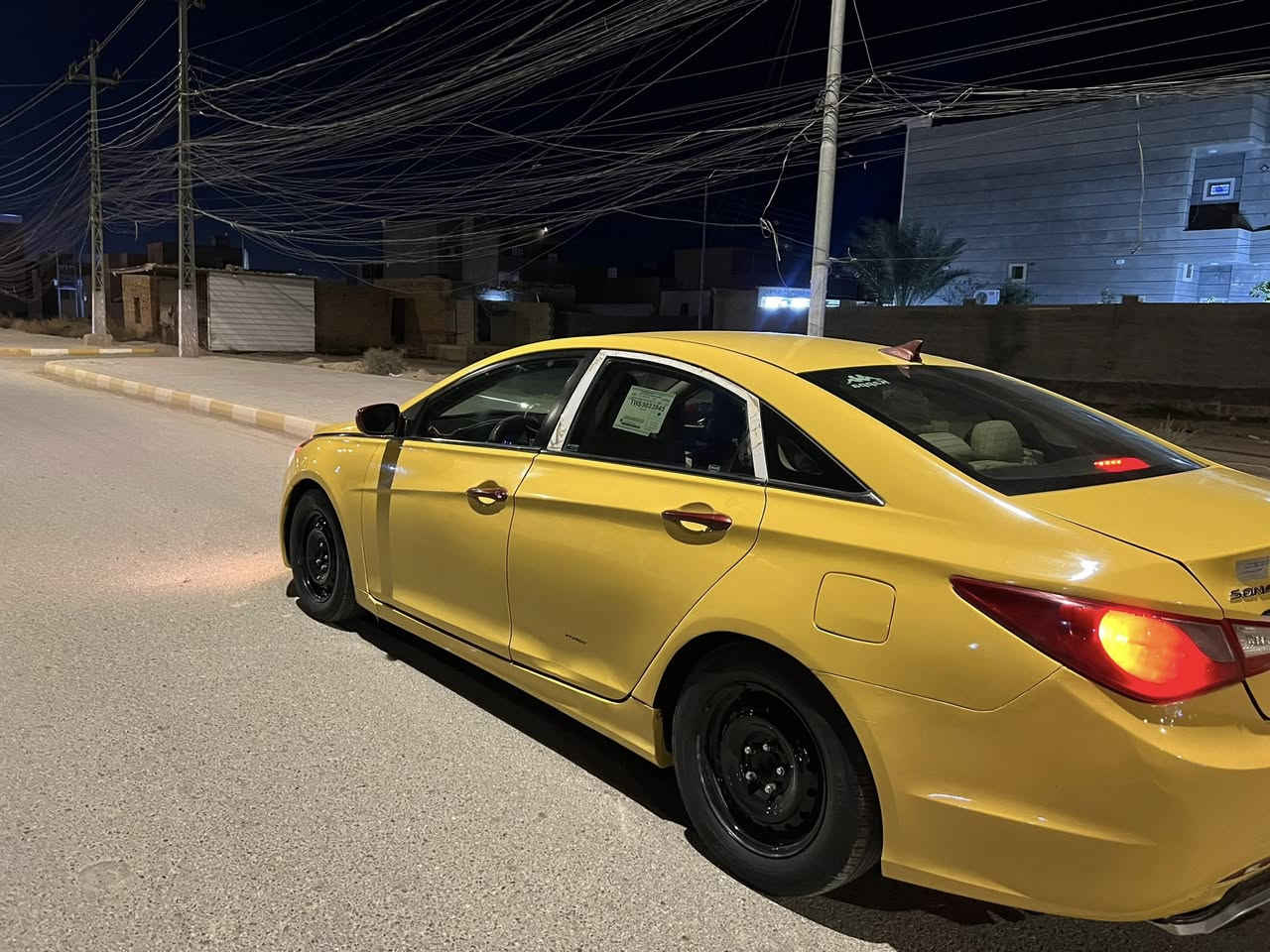 من رخصت الادمن المحترم
سوناتا موديل ١٢
مواصفات عاديه 
حادثها جاملغ خلفي وباب بدون دواخل 
بجم كبس المصد الخلفي كله كبس 
محرك ٢.٤٠٠
كير محرك جدد
صدر امامي خلفي جديد 
مسجل بلوتوث اوكس فلاش 
داخل بيجي 
تبريد قطعتين 
رقم بغداد ثاني يوم التحويل 
السعر /٨٧ وبيها مجال 
مكان الرمادي 
الاستفسار ***********
واتساب ***********
