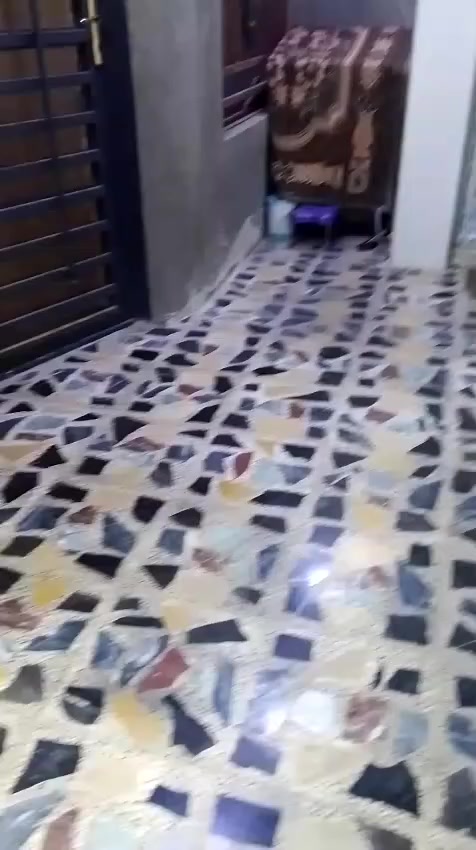 السلام عليكم بيت للبيع مساحه 100 متر طابق واحد عنوان البيت شعله الدوانم شارع ابو طياره الاتصال بالرقم***********
