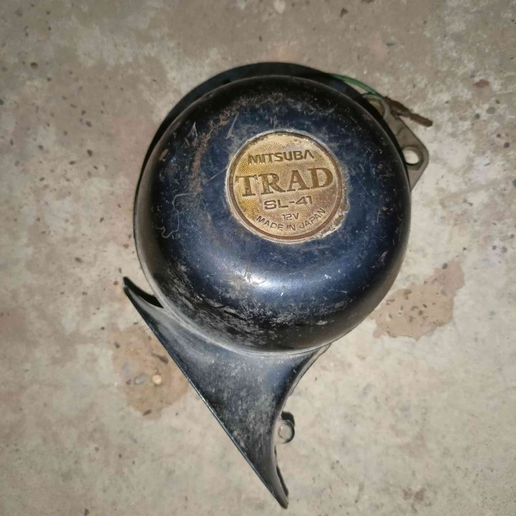 اسلام عليكم
يوجد هورن جمسي  

المواصفة

الماركة👇

MITSUBA TRAD

الموديل👇

         SL-41

الجهد👇

       12V

الصنع👇

Made in Japan

ياباني أصلي

الصوت👇

صوته ثخين وعالي

اسعر 30الف
رقم الهاتف 👇

***********

