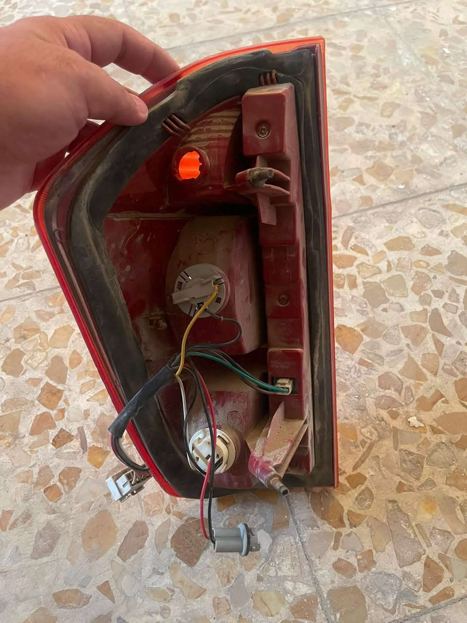 بك لايت شيري تيكو جهه ليمنه نضيف اي كسر مابي سعره ب25 مكان الكماليه ***********
