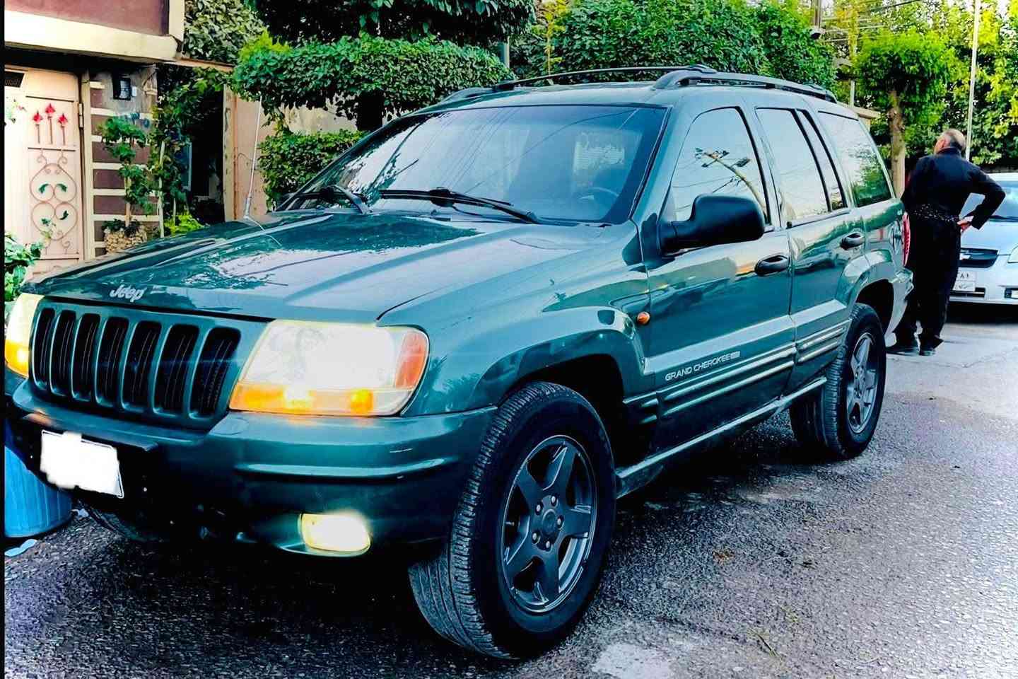 جێب گراندچیرۆکی😴 
مۆدێل 1999.
ئاوێنە کارەبا.
جام کارەبا.
کوشن کارەبا.
ئاڕم پلاستیکی.سلێمانی.بەشەرتی.ئەوەلیاتو حاسیبە
160هەزار ڕۆشتووە😴😴
سەیارەکە کامل بۆیاخە،
چوار تایەی تازە
شەش بستۆن
ناوزەرد
نرخ45گەڵا معامەلە
شوێن سلێمانی
ڕەقەم ***********
︎︎︎︎︎ئاسیا*********** السليمانية, العراق
