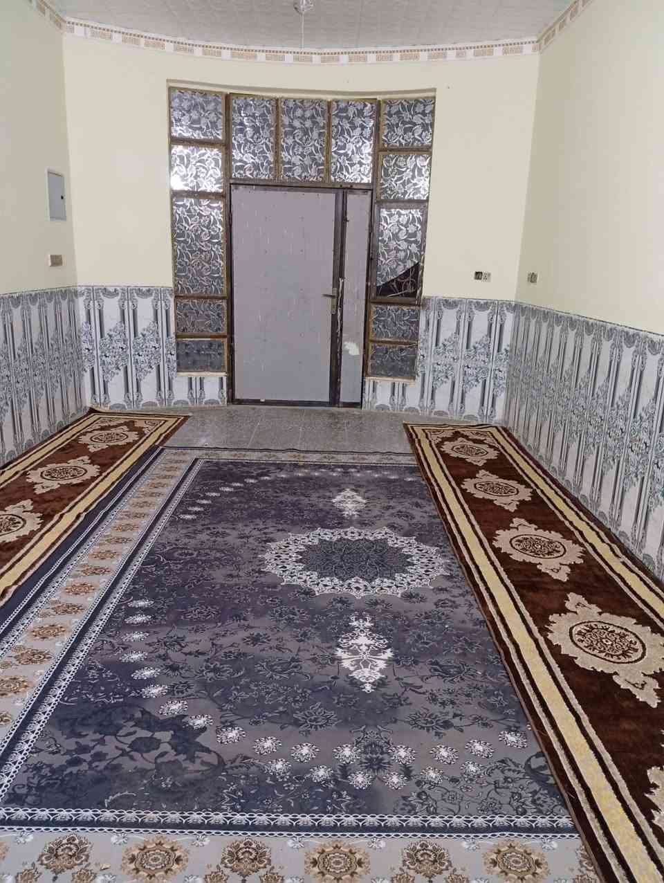 السلام عليكم بيت زراعي للبيع بمساحة920 متر بناء البيت ٢٠٠ متر يتكون من صالة وغرفتين وبراني ومجمع صحيات العنوان بين السماوة والوركاء ٥٠ متر عن الشارع الرئيسي الاستفسار ***********
