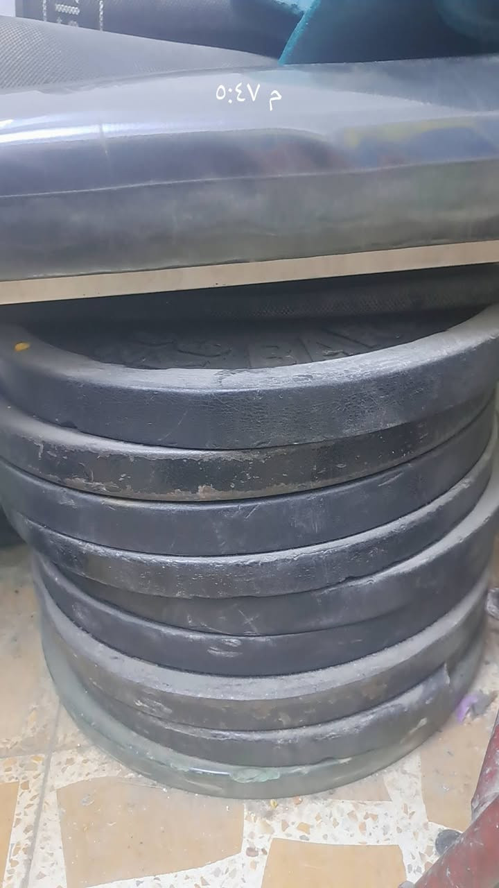 السلام عليكم
اقراص حديد 20 كغم فتحه جبيره
 امريكي نضافه عاليه للبيع 
سعر الكيلو الف دينار 
مكاني بغداد الشعب 
***********
